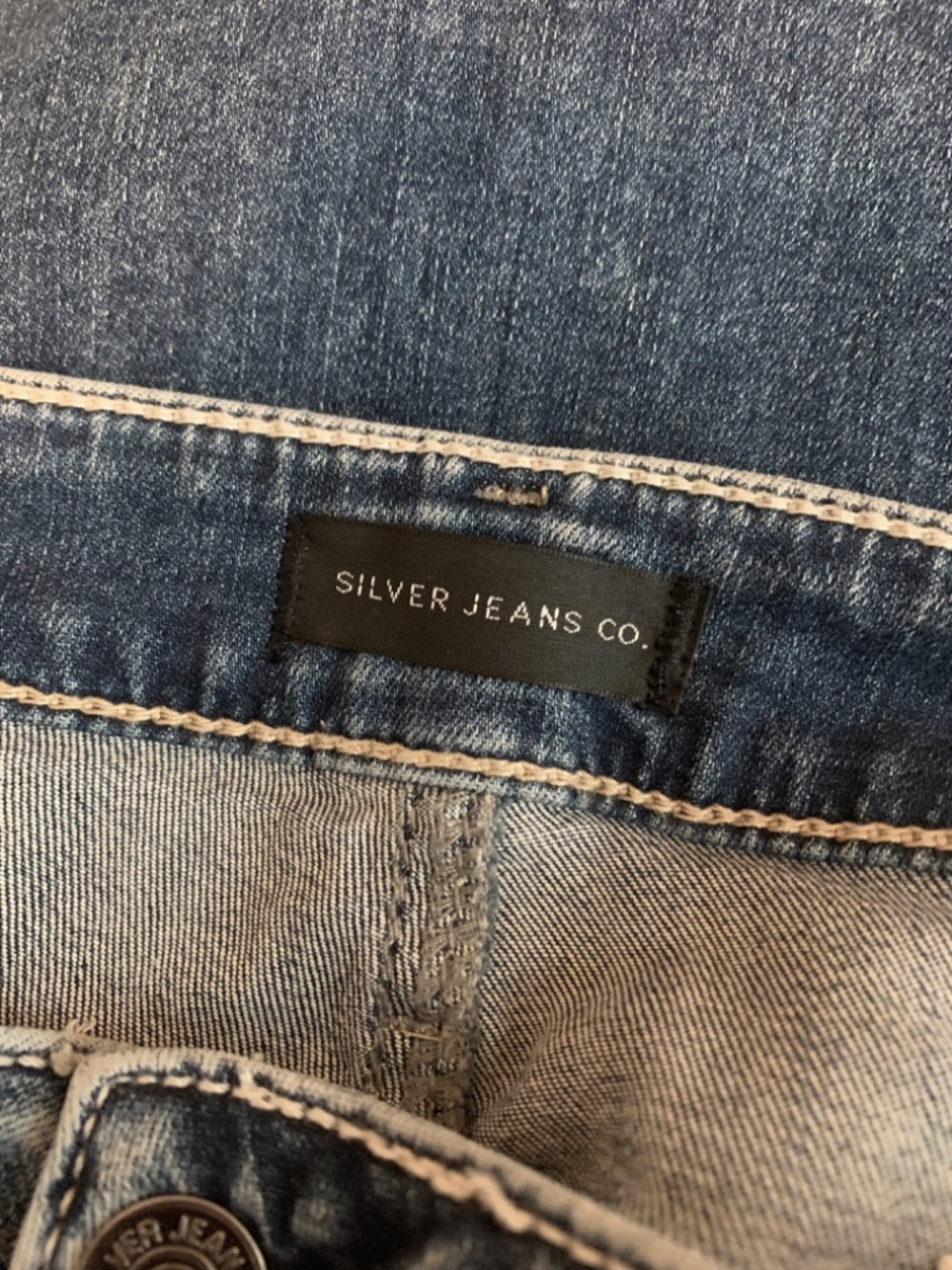 Silver NWT Boyfriend Mid-Rise Slim Leg Jeans Distressed 30 - Picture 6 of 9